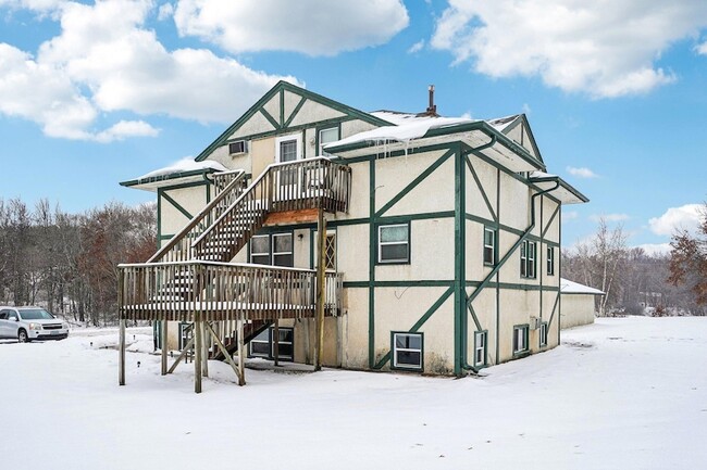 Building Photo - 17256 Kenyon St NE