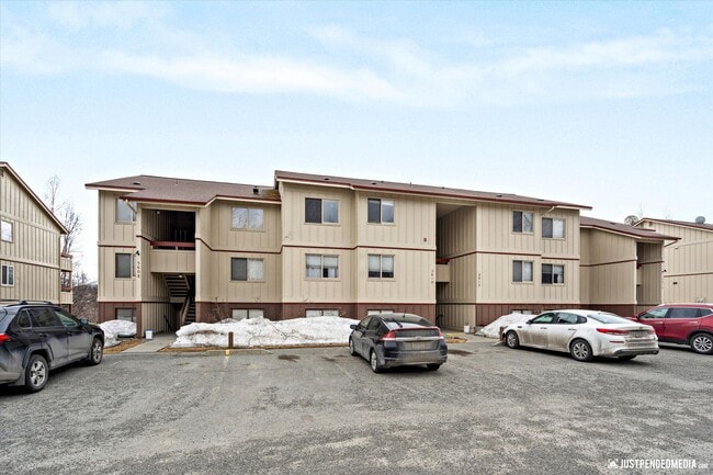 Building Photo - 2 Bed/ 2 Bath / Garage - Anchorage Condo!