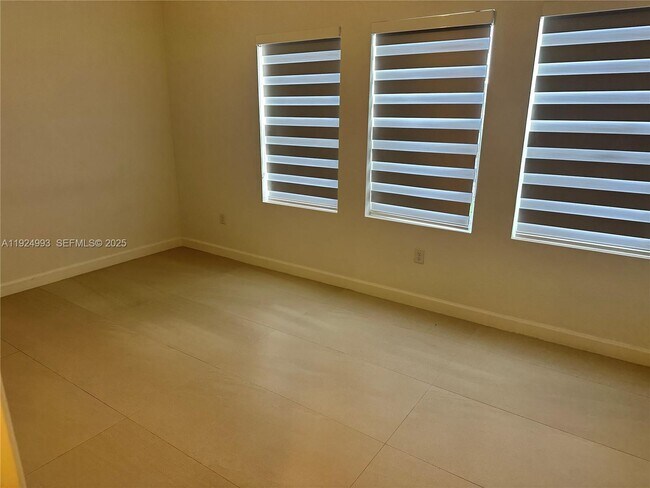 Building Photo - 27034 SW 132 Ct Rd