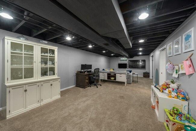 Building Photo - 7917 W 92nd Pl