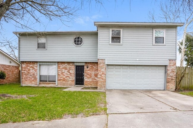Primary Photo - 10919 Skybird Dr