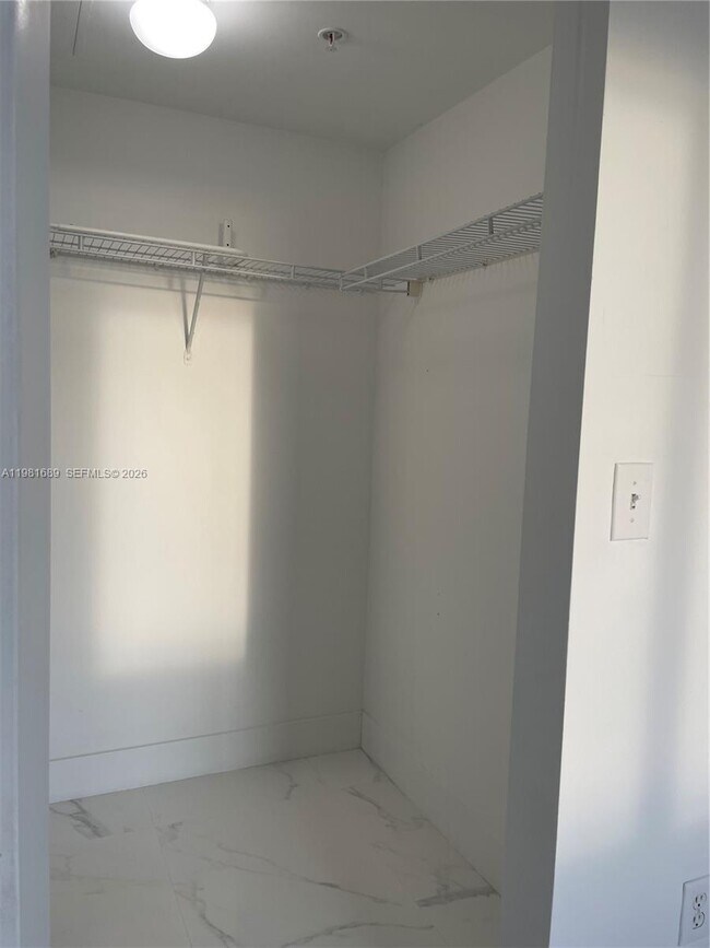 Building Photo - 2775 NE 187th St