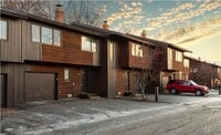 Building Photo - 1907 Stonegate Cir