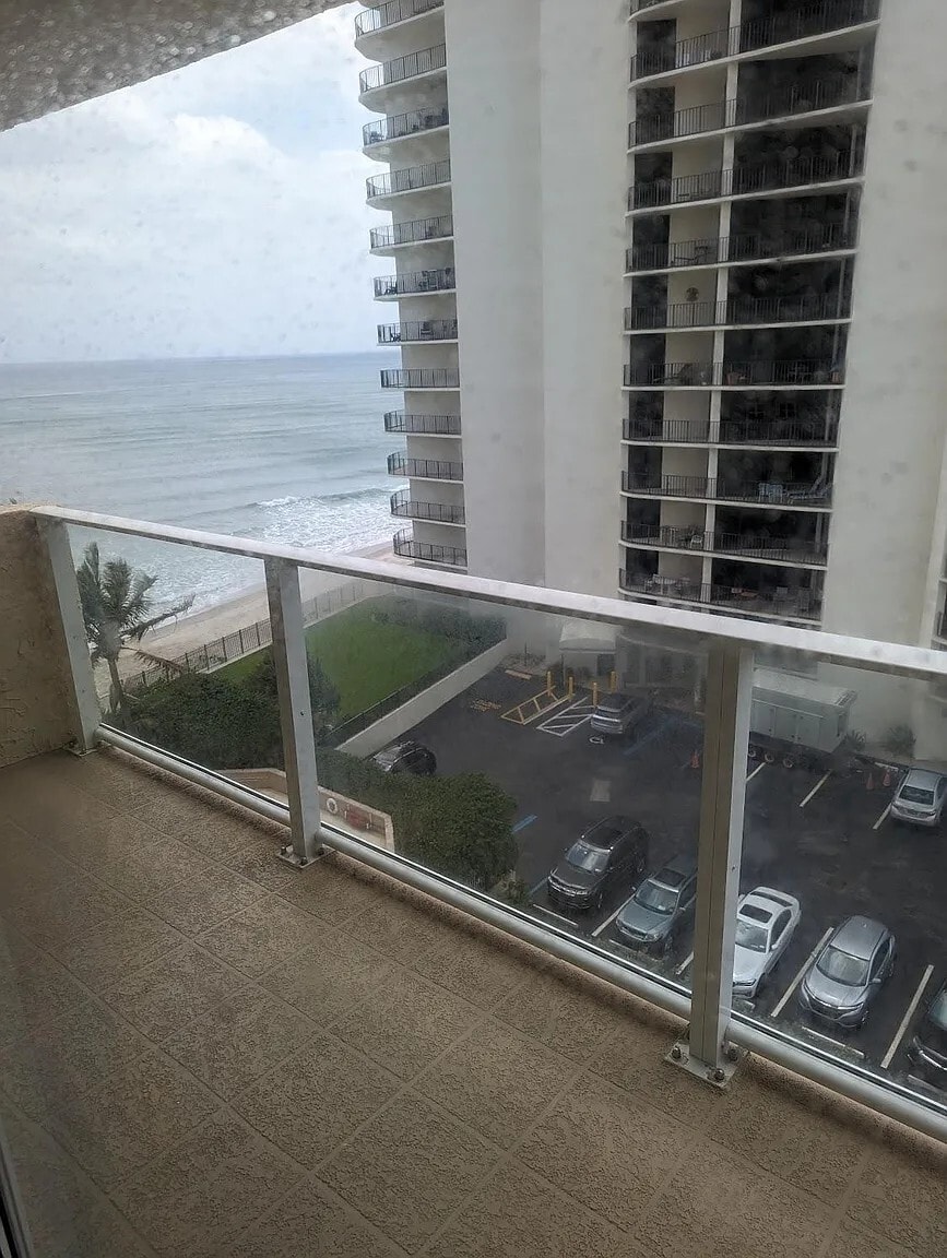 Building Photo - 5440 N Ocean Dr