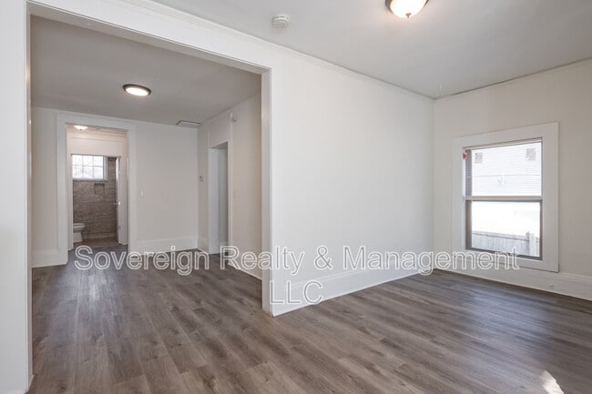 Building Photo - 406 Paines Ave NW