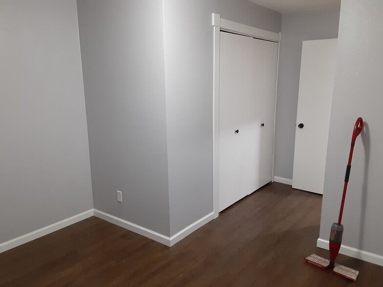 1 of 2 bedrooms - 210 Leighton Dr