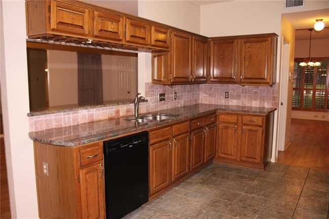 Building Photo - 2141 Surrender Ave