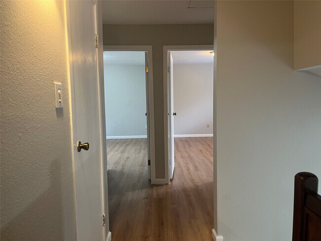 Building Photo - 65 Yewleaf Rd