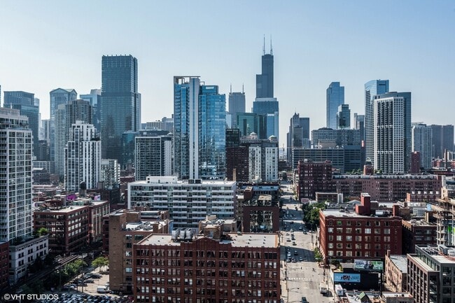 Building Photo - 757 N Orleans St