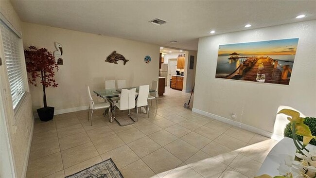 Building Photo - 436 NE 25th Ave