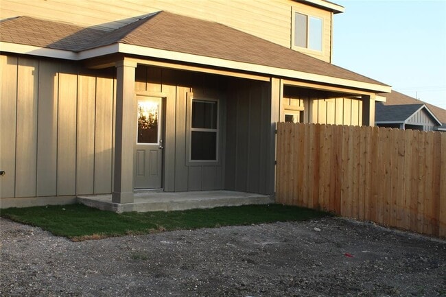 Building Photo - 1220 Garland Rd