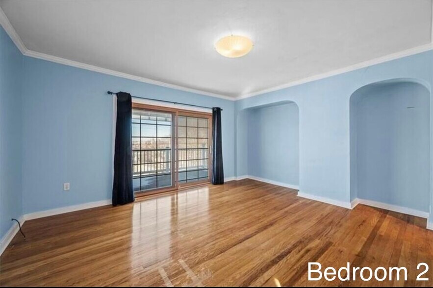 Building Photo - 2512 Burham St