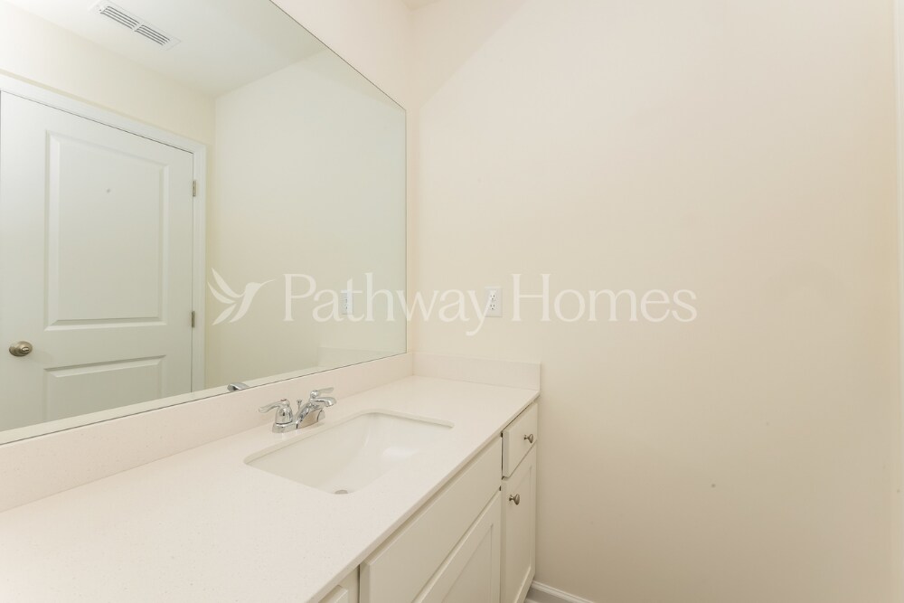 Building Photo - 1074 Large Poppy Dr