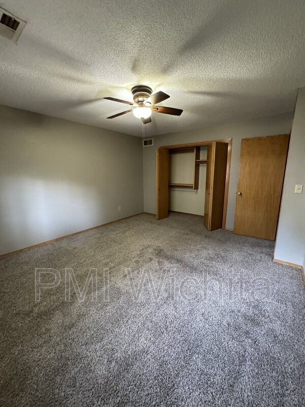 Building Photo - 107 S Gordon St