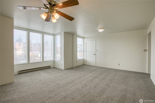 Building Photo - 208 N. "H" Street