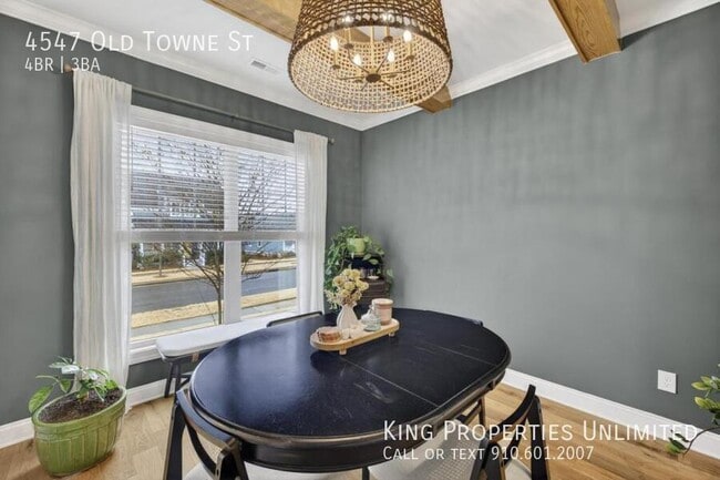 Building Photo - 4547 Old Towne St