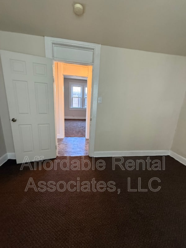 Building Photo - 2015 W Greenfield Ave