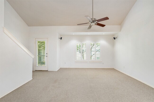 Building Photo - 1131 W 24th St