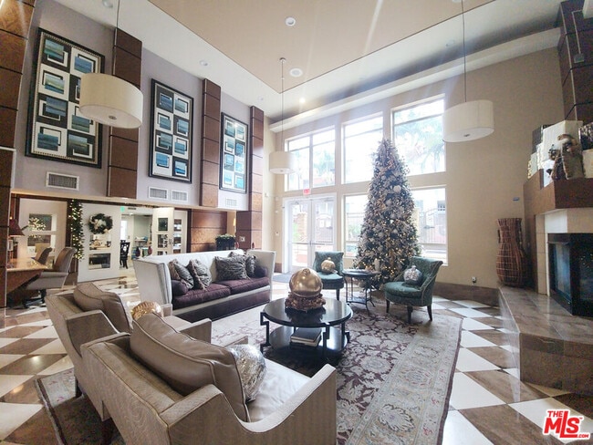 Building Photo - 100 S Alameda St