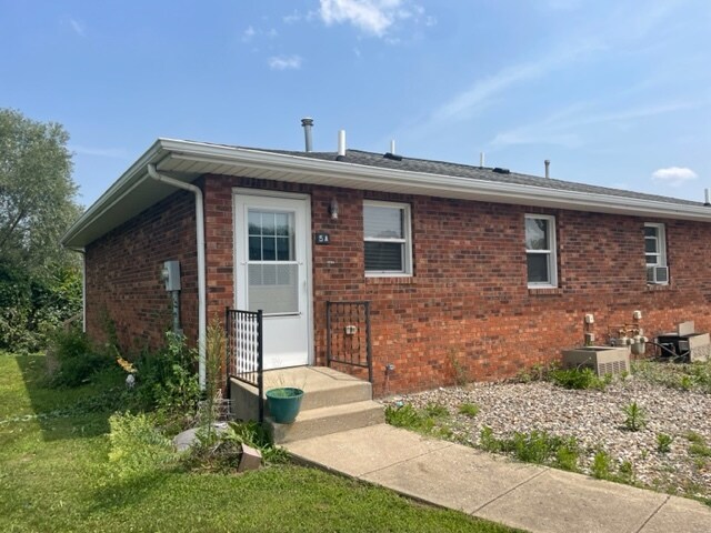 Building Photo - 601 Rizek Dr