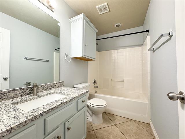 Building Photo - 2024 Sunny Side Dr
