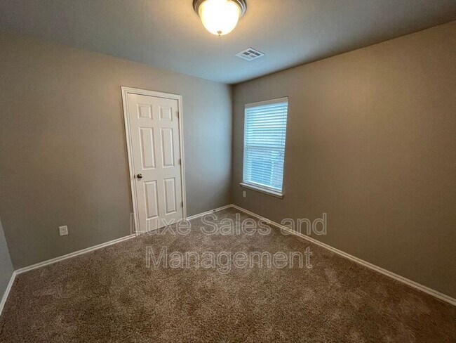 Building Photo - 11724 NW 135th St