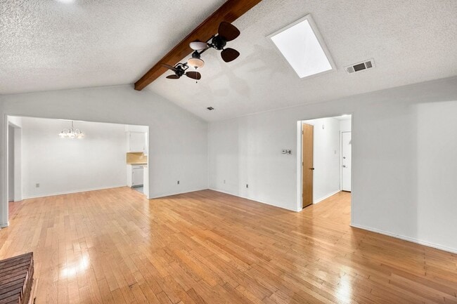Building Photo - 6436 Ridglea Dr