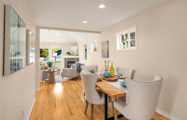 Building Photo - Impeccably Maintained and Wonderfully Updated Kenmore Home with 3 Bed and 2.5 Bath