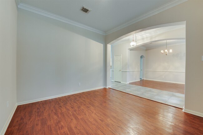 Building Photo - 1903 Blue Water Bay Dr