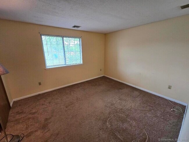 Building Photo - 62 Pierpont Rd