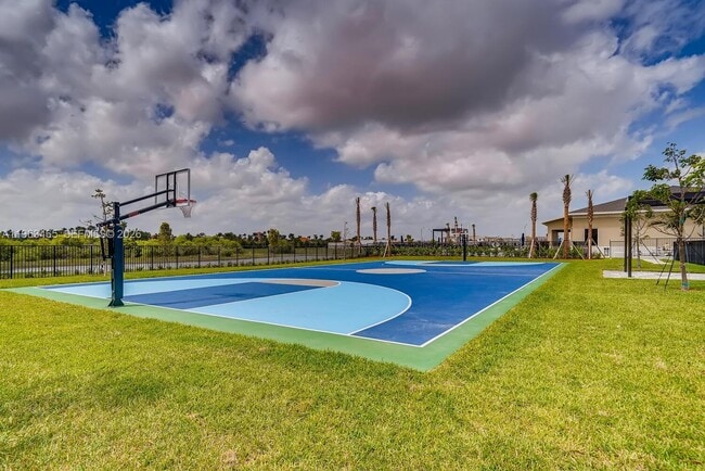 Building Photo - 540 NE 4th St