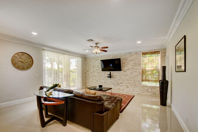 Building Photo - 4006 Bahia Isle Cir