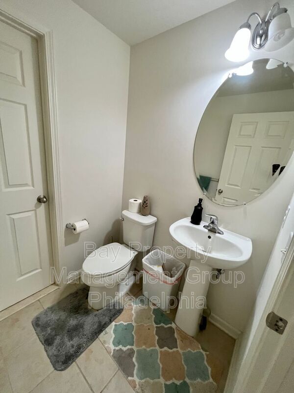 Building Photo - 151 Fairfield Cir N