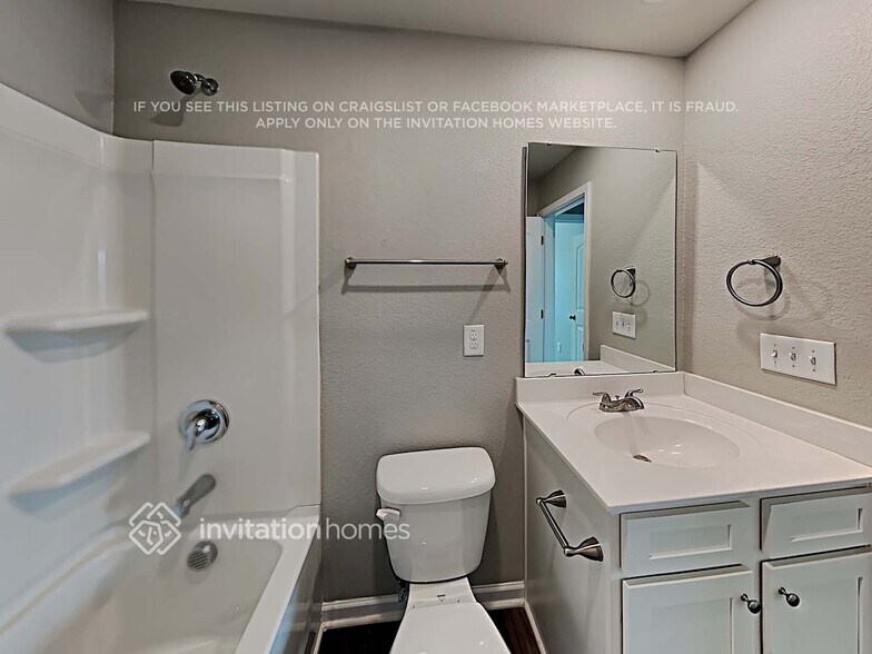 Building Photo - 860 Avery Pond Dr