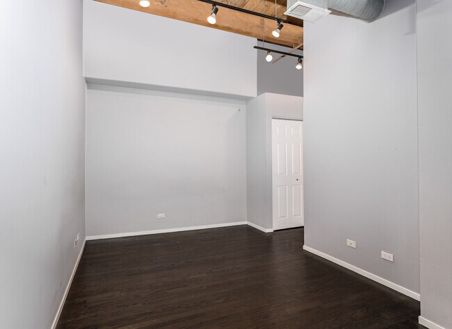 Building Photo - 2300 W Wabansia Ave