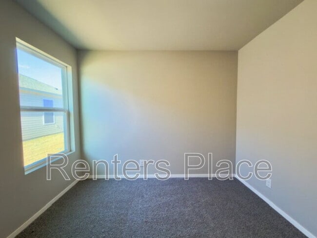 Building Photo - 1004 W Lawton Rd