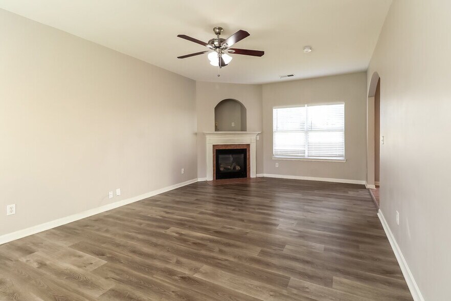 Building Photo - 3012 Clover Rd NW