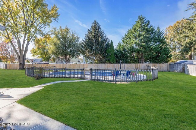 Building Photo - 9 Cherry Hill Ln