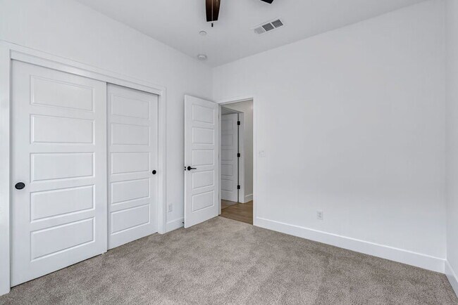 Building Photo - 7153 E Harvard Ave