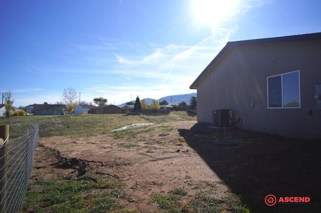 Building Photo - Brand New Home In Tehachapi!