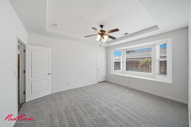 Building Photo - 3304 W Palomar