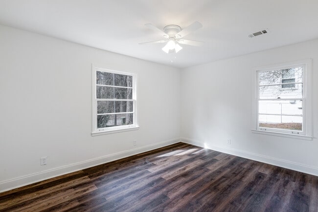 Building Photo - 45 Baker Dr SW