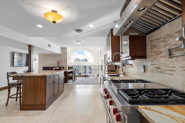 Building Photo - 1421 Ponce de Leon Dr