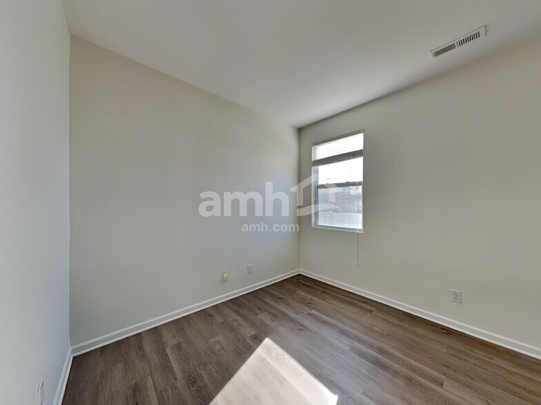 Building Photo - 1019 Green Terra Rd