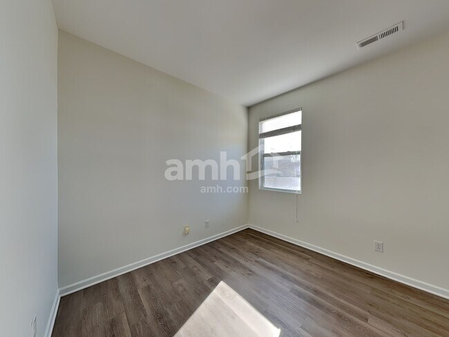 Building Photo - 1019 Green Terra Rd