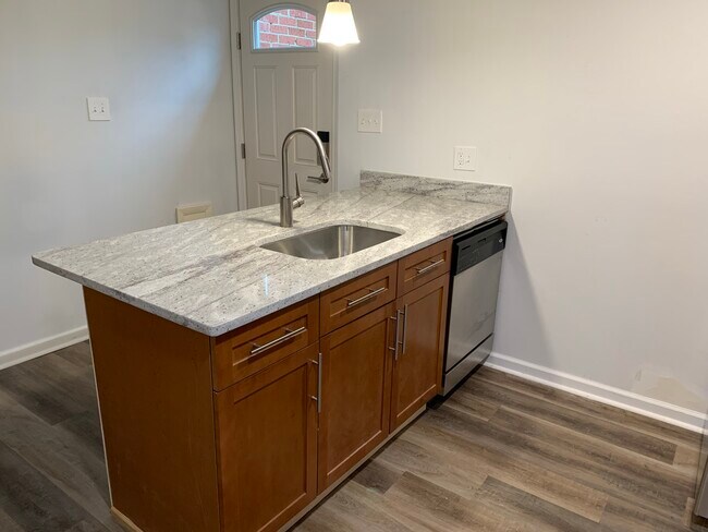 Granite island with seating - 1109 Offutt Dr