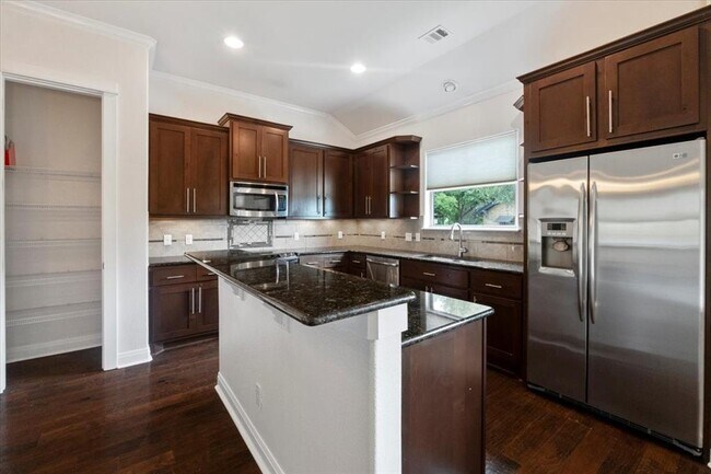 Building Photo - 14501 Falcon Head Blvd