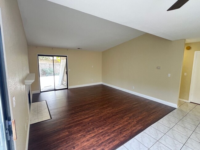 Building Photo - 3 bed 2 bath in Lincoln Village West