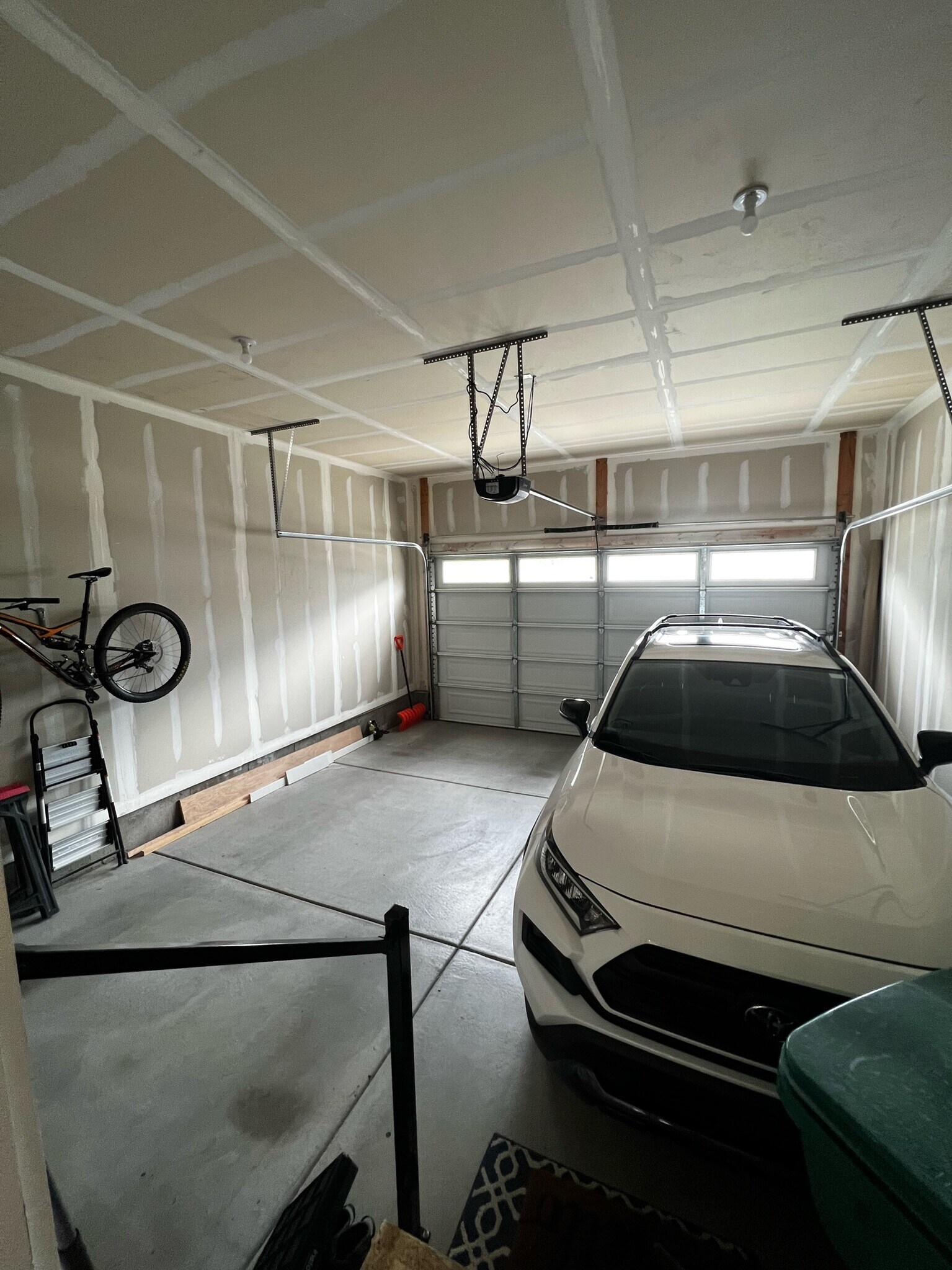 Garage - 15202 S Tack Way