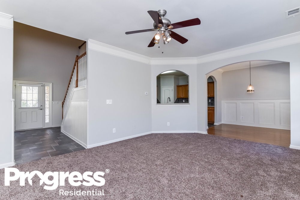 Building Photo - 6522 Silk Tree Pointe